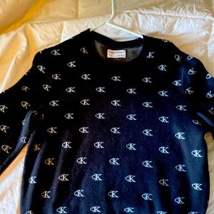 Calvin Klein small long sleeve quality fabric.